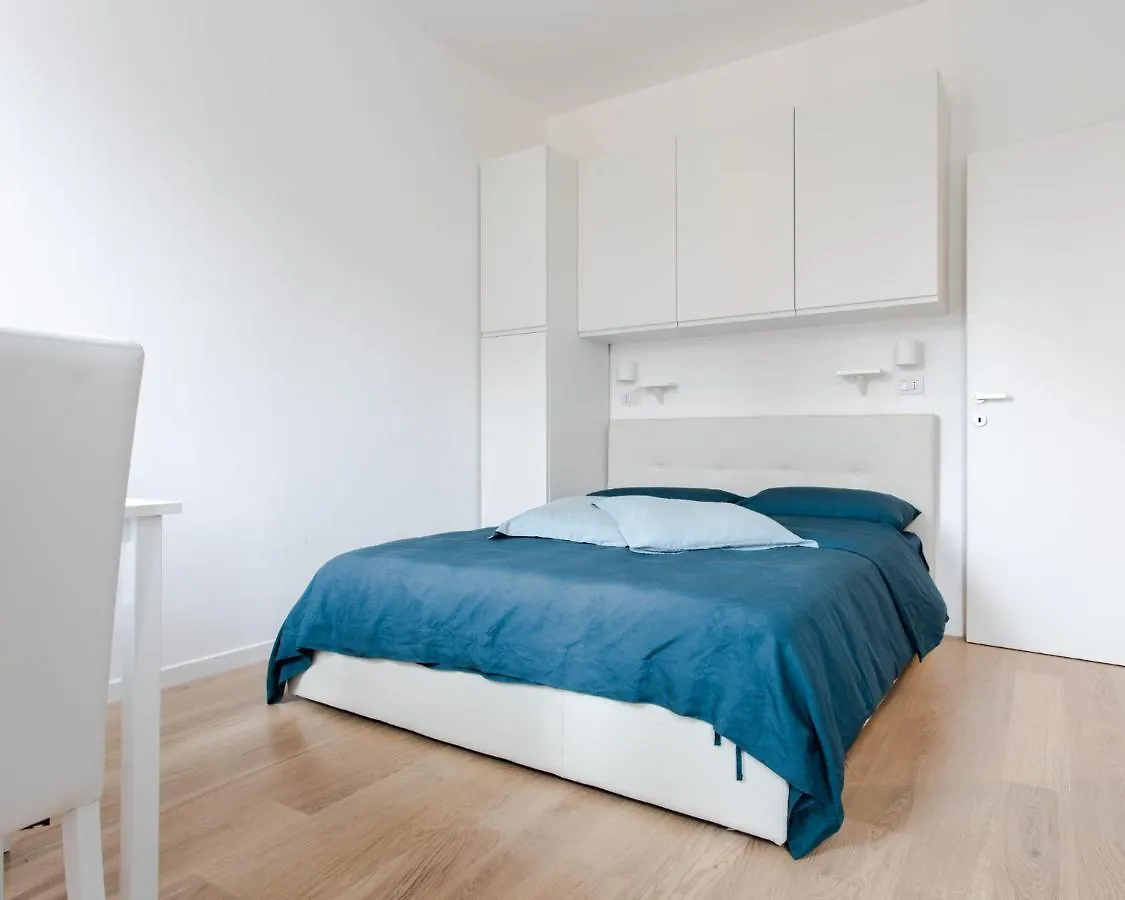 Al 32 Apartment Mediolan
