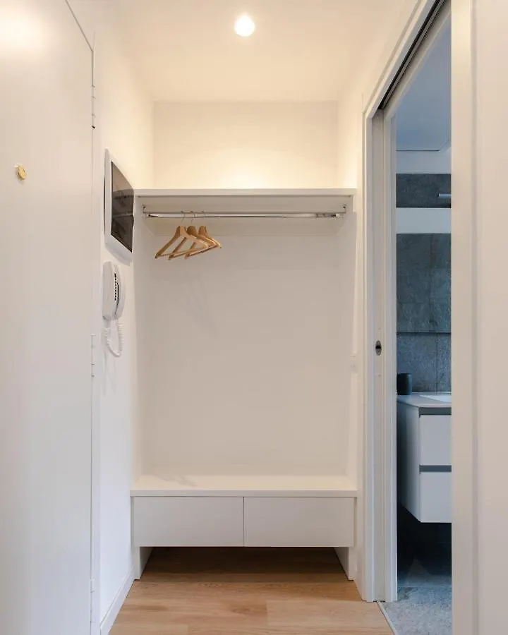 Al 32 Apartment Mediolan