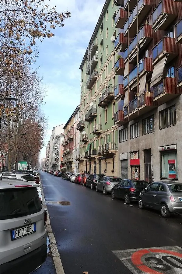 Al 32 Apartment Mediolan Włochy